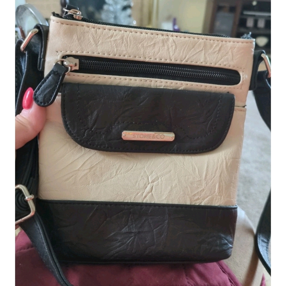Stone & Co. Black and Cream Crossbody Bag.STONE & CO Crossbody LEATHER Two Tone